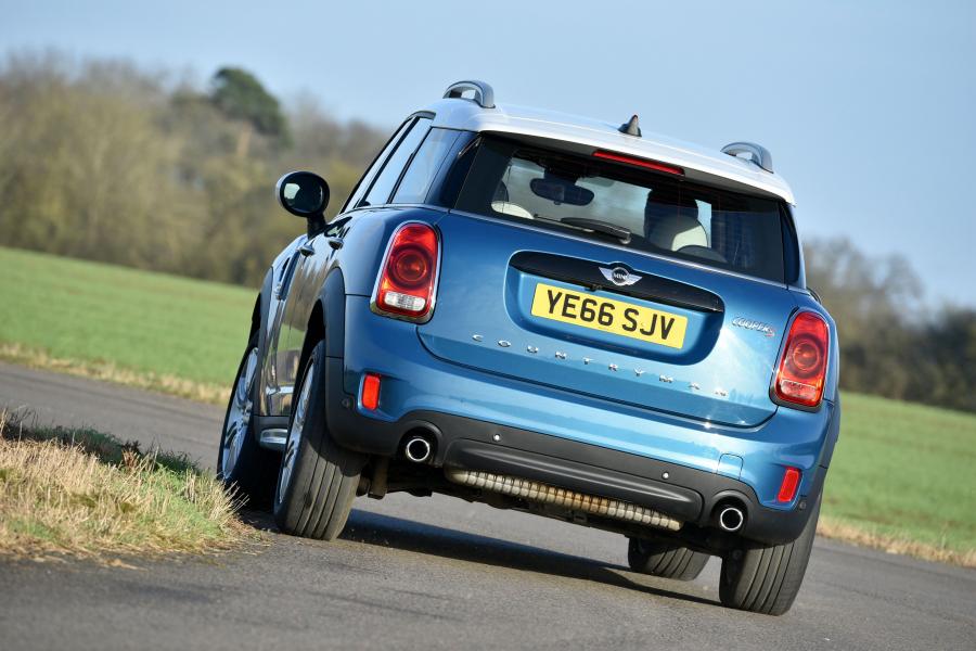  Mini Cooper S Countryman ALL4 2017 года  (UK) (фото 17 из 37)